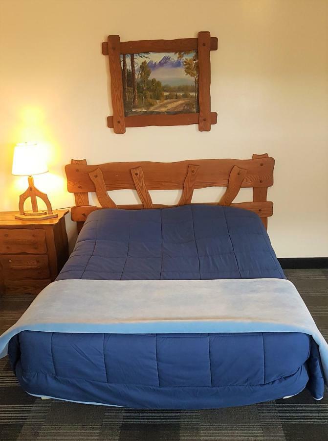 Agassiz Park Lodge - Under New Management McCreary Ngoại thất bức ảnh